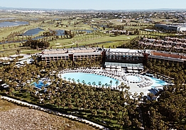 Wine & Books by the Sea