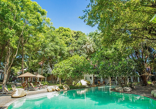 Woodlands Hotel & Resort