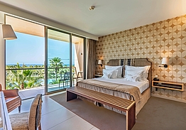 Wine & Books by the Sea