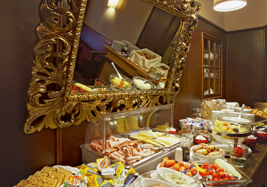 Comfort Hotel tom Kyle