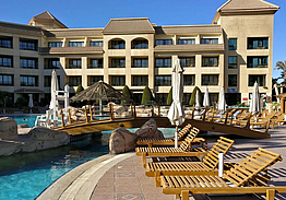 Hilton Pyramids Golf