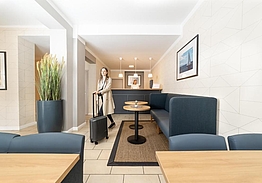 Comfort Hotel tom Kyle