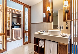 Wine & Books by the Sea