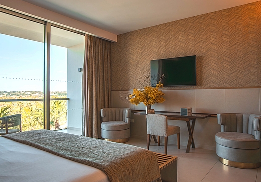 Wine & Books by the Sea