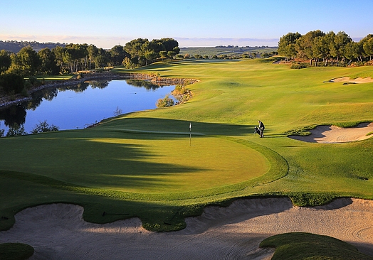 Las Colinas Golf & Country Club