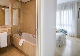 Las Colinas Golf & Country Club