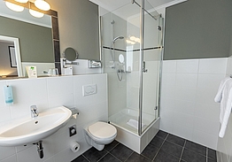 Comfort Hotel tom Kyle