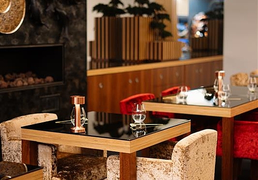 Wine & Books by the Sea