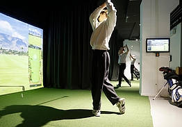 YARDS Urban Golf Lounge