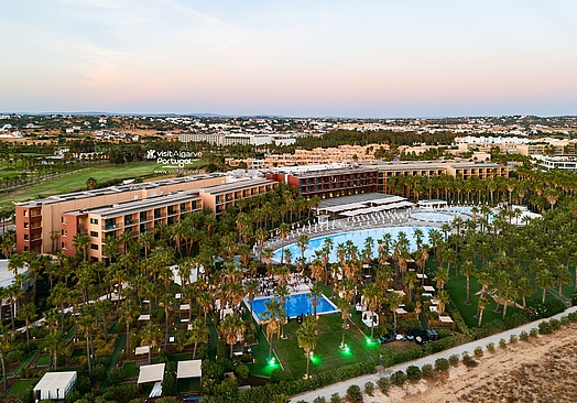 Wine & Books by the Sea