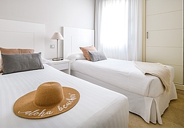 Las Colinas Golf & Country Club