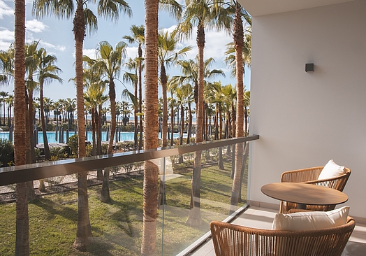 Wine & Books by the Sea