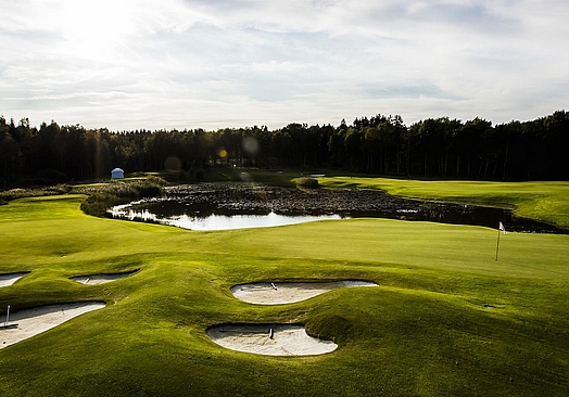 Hills Golf & Sports Club