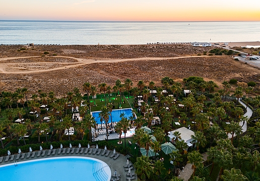 Wine & Books by the Sea