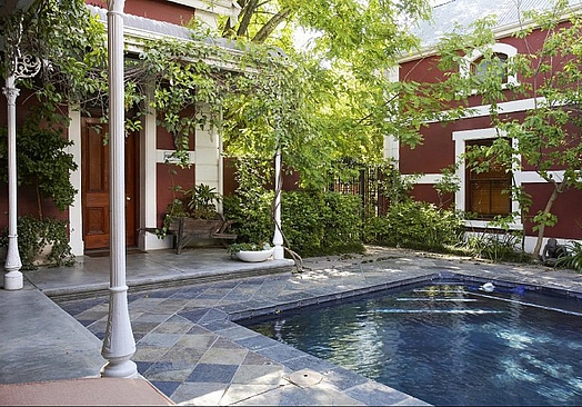 Roosenwijn Guest House