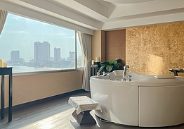 Ramada Plaza by Wyndham Bangkok Menam Riverside