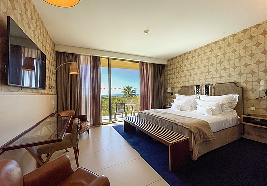 Wine & Books by the Sea