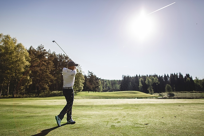 Spil golf i naturskønne omgivelser på Hooks Herrgård