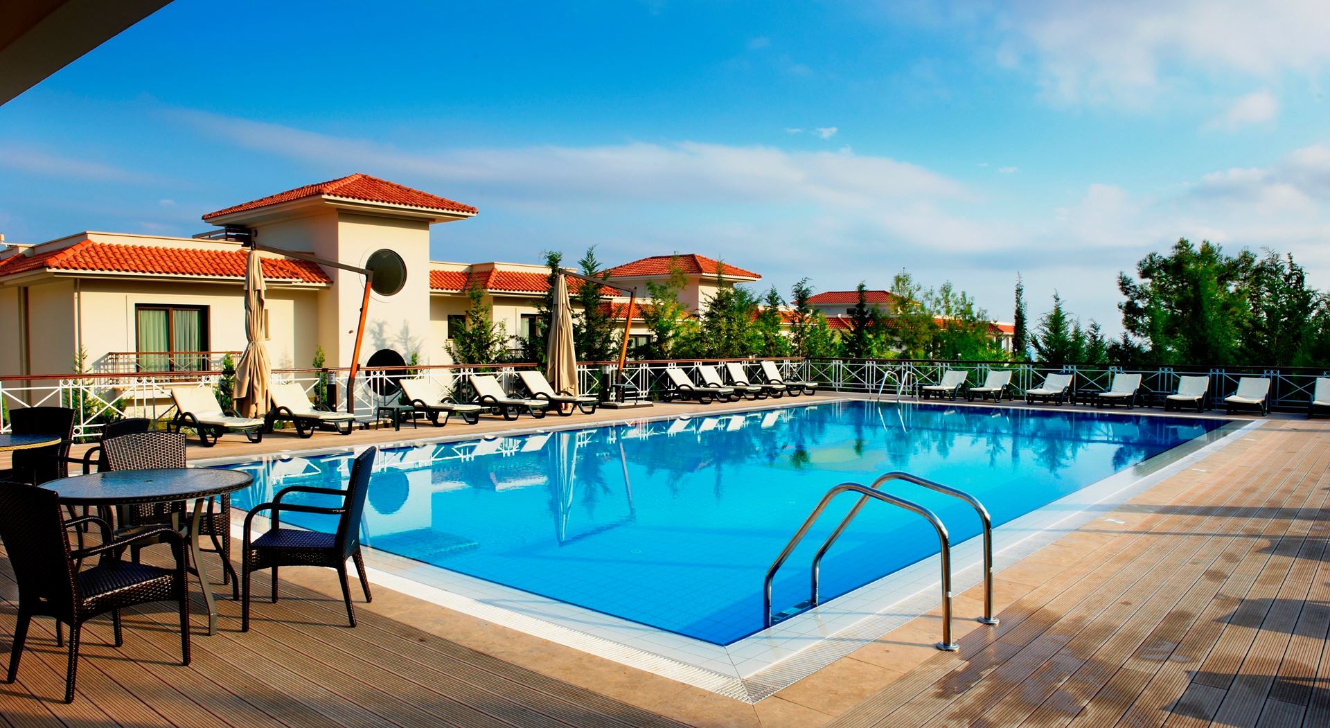 Korineum Golf & Beach Resort