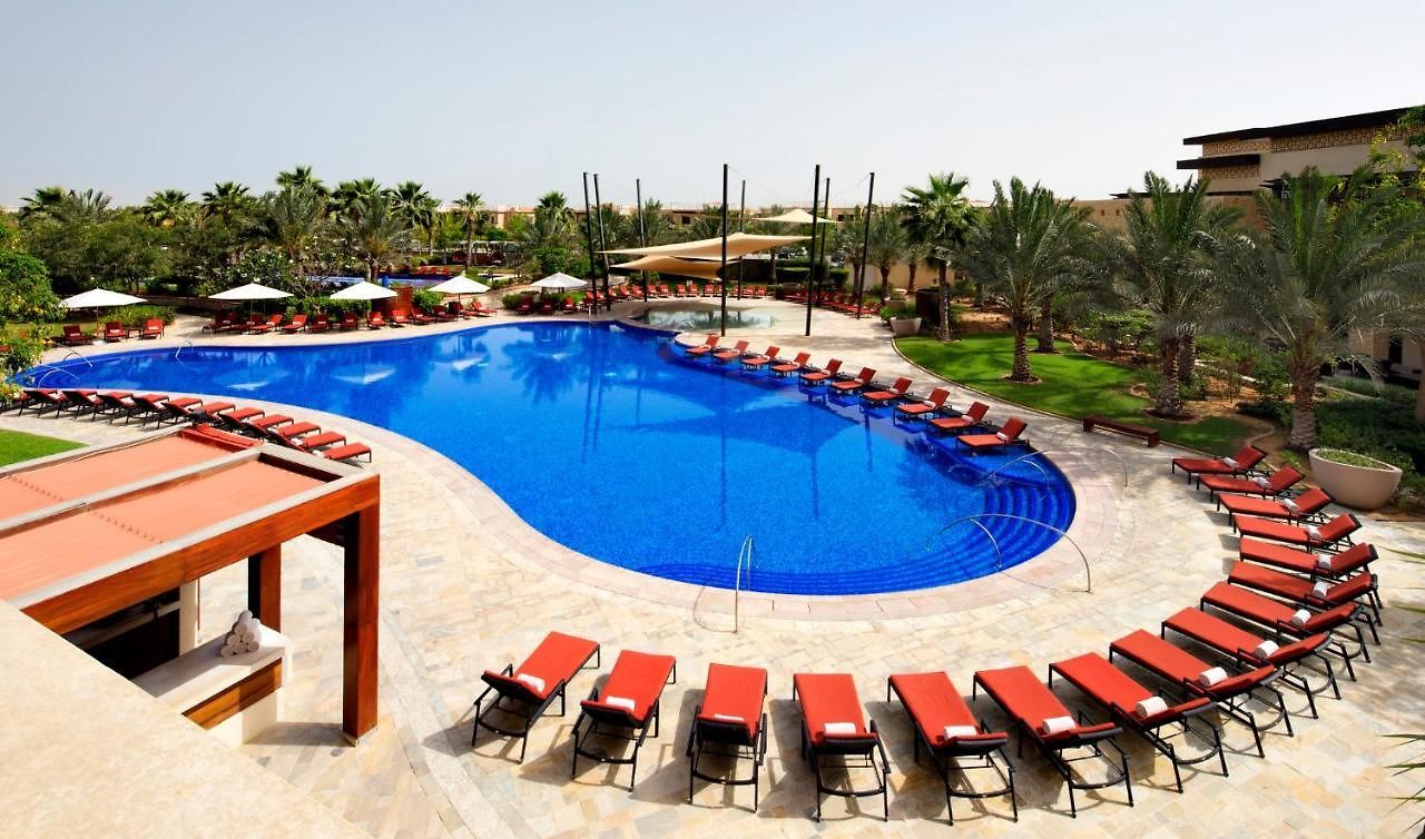 Abu Dhabi Golf Resort by Vogo