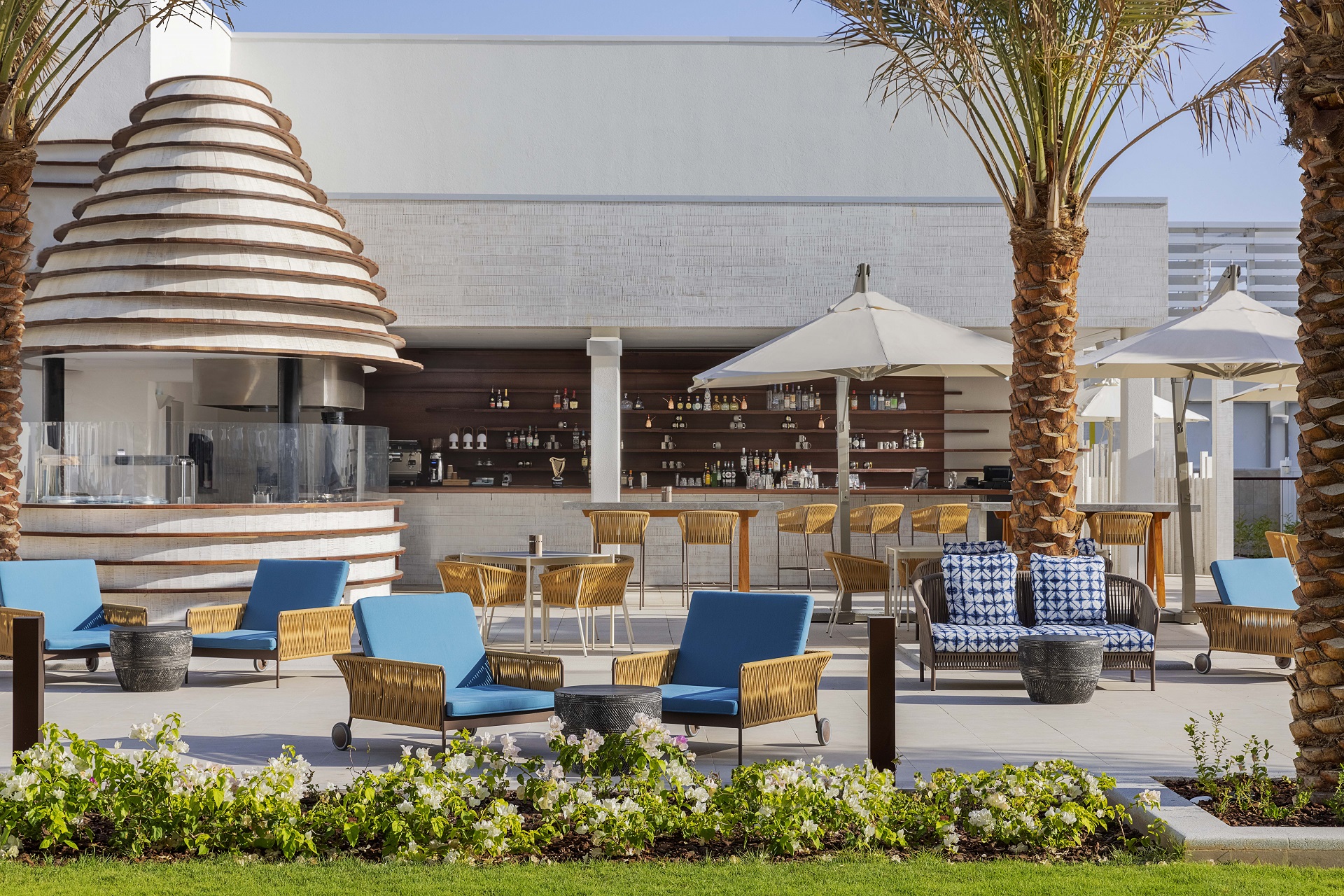 Hilton Abu Dhabi Yas Island | Capila - Pool Bar and Grill