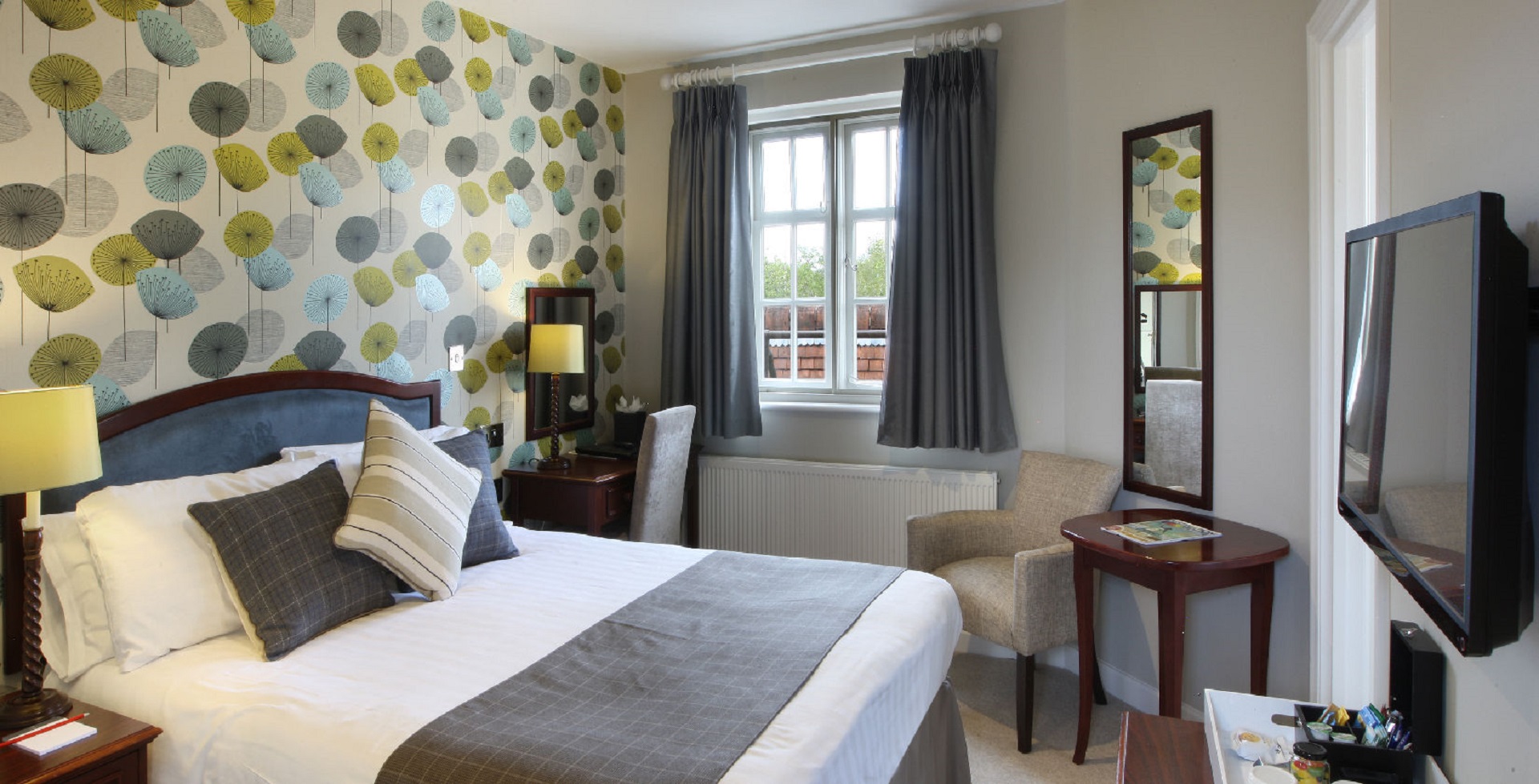 The Bell Inn and Bramshaw Golf Resort
