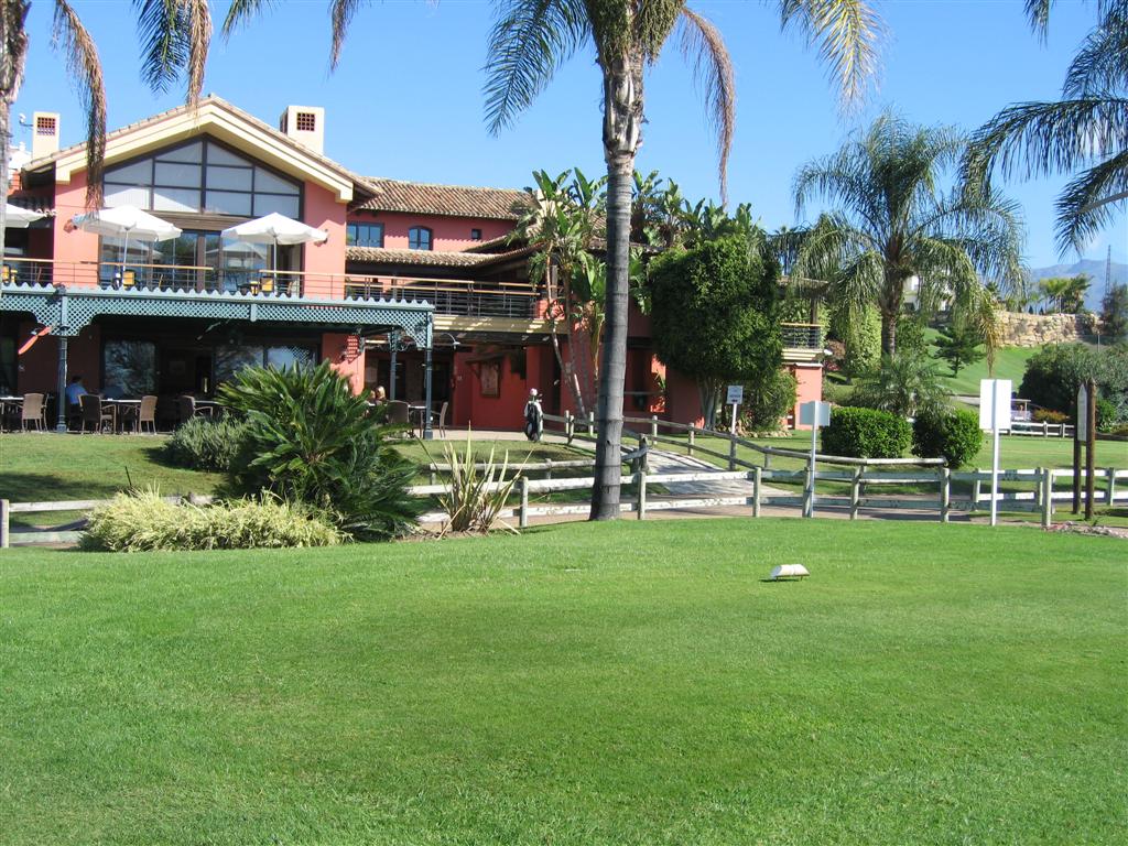 Los Arqueros Golf & Country Club