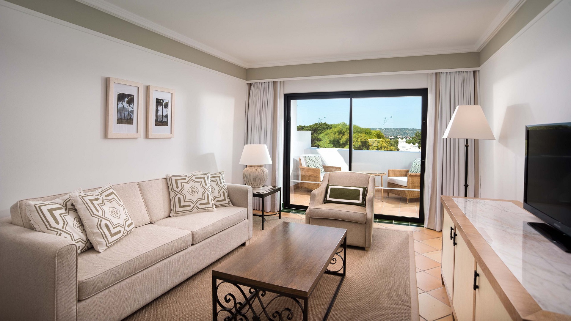 Pine Cliffs Hotel