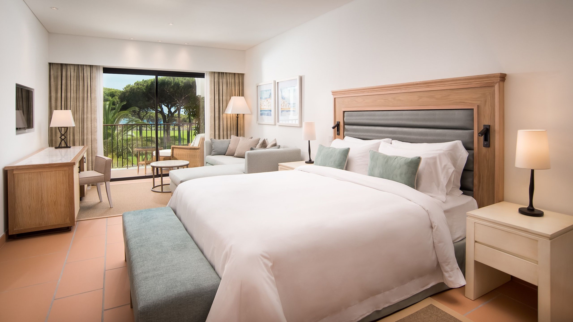 Pine Cliffs Ocean Suites