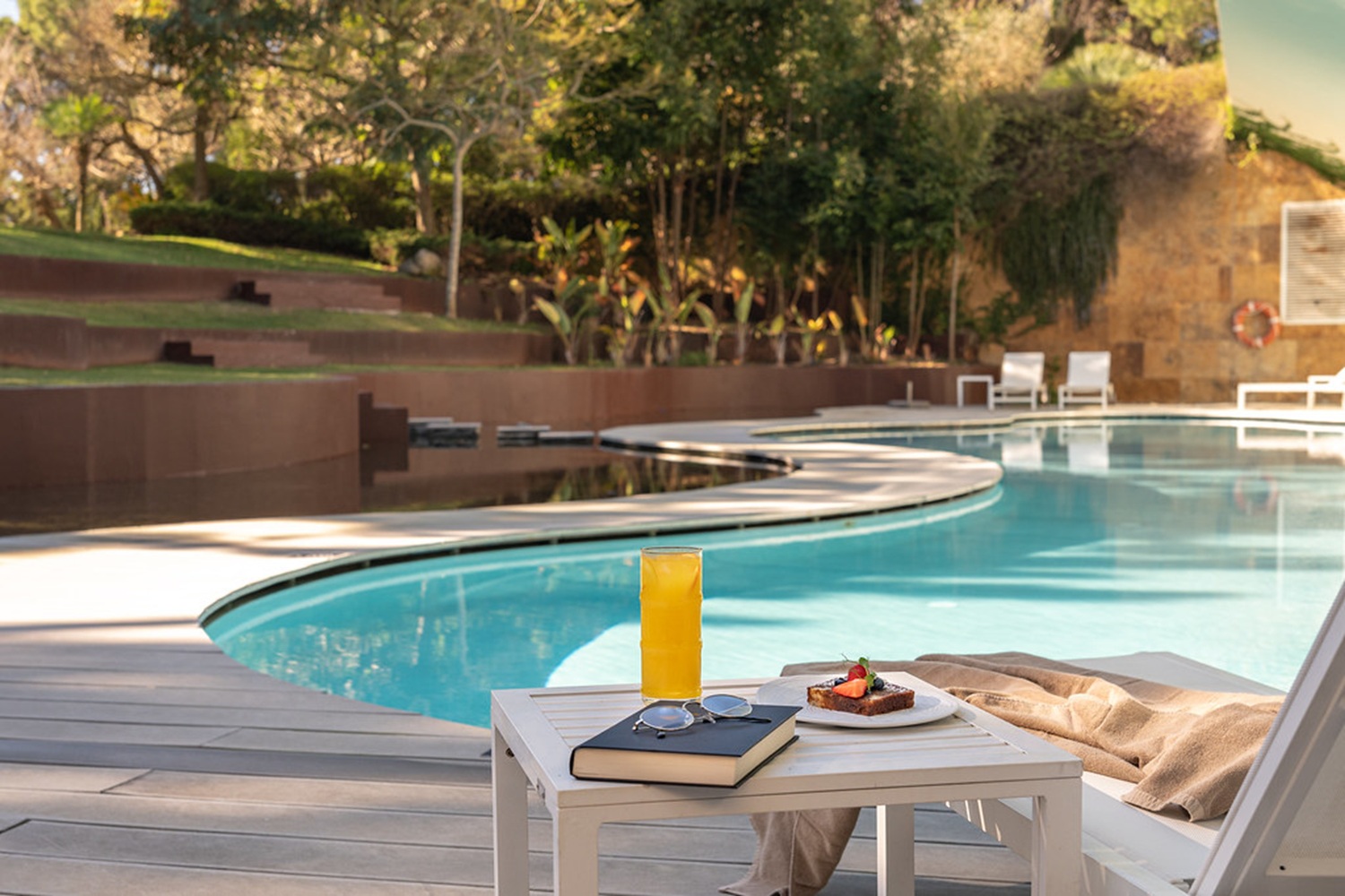 Onyria Marinha Boutique Hotel