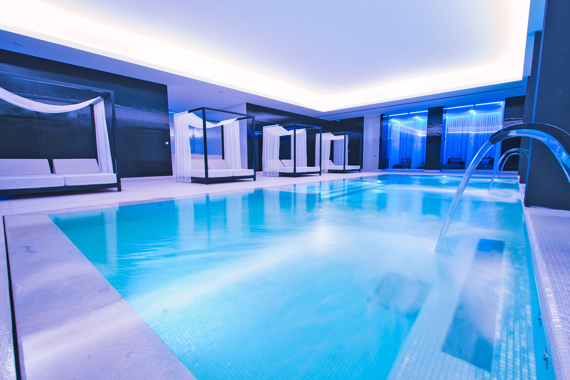 Wine & Books by the Sea