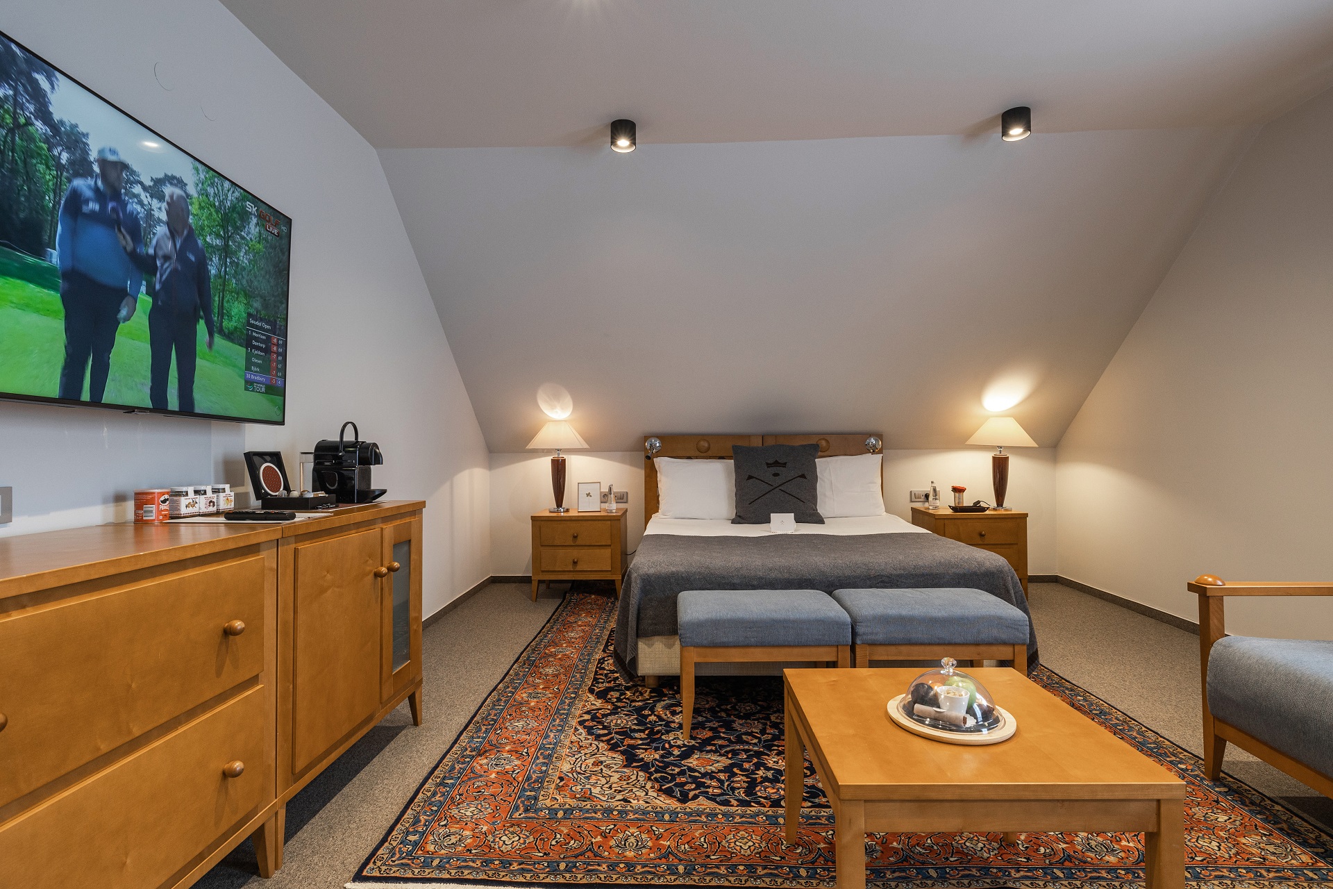 Royal Bled Resort | Lake's House