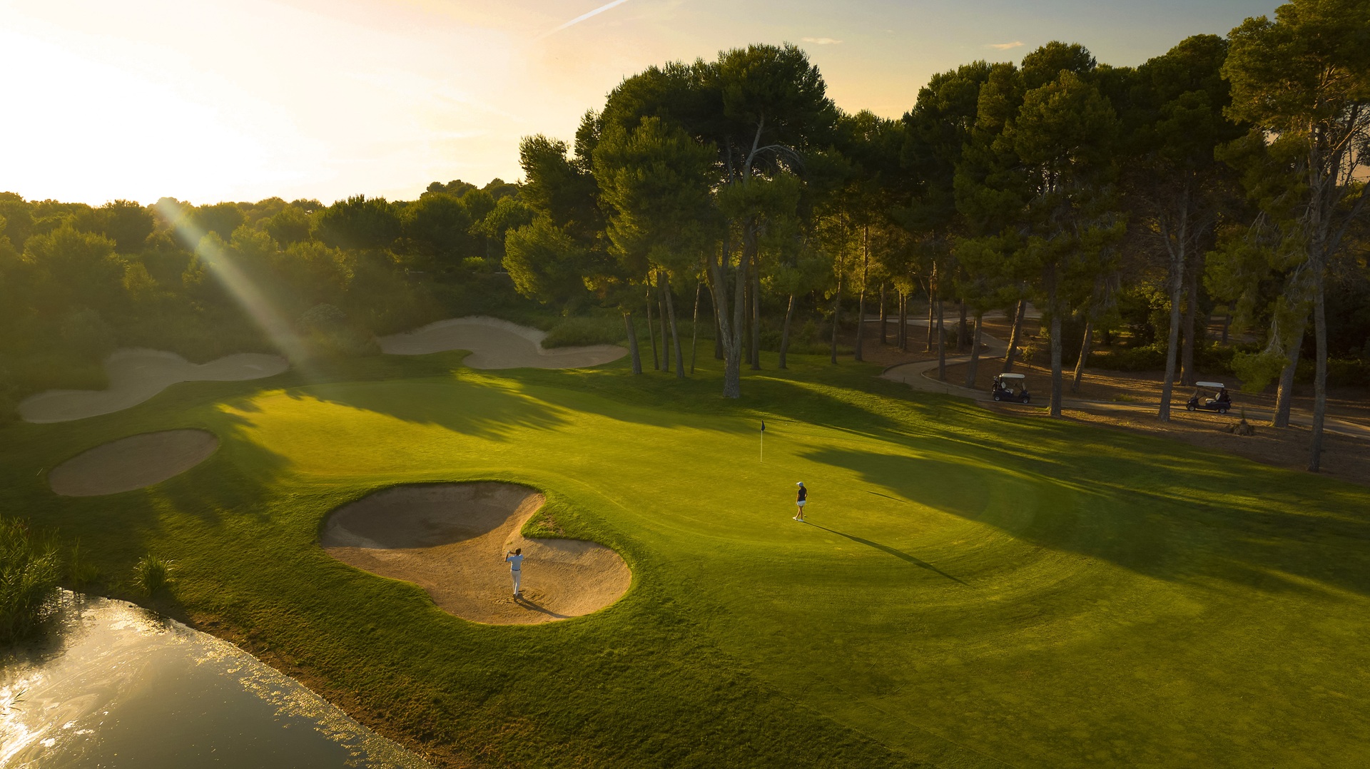INFINITUM | Hills Course