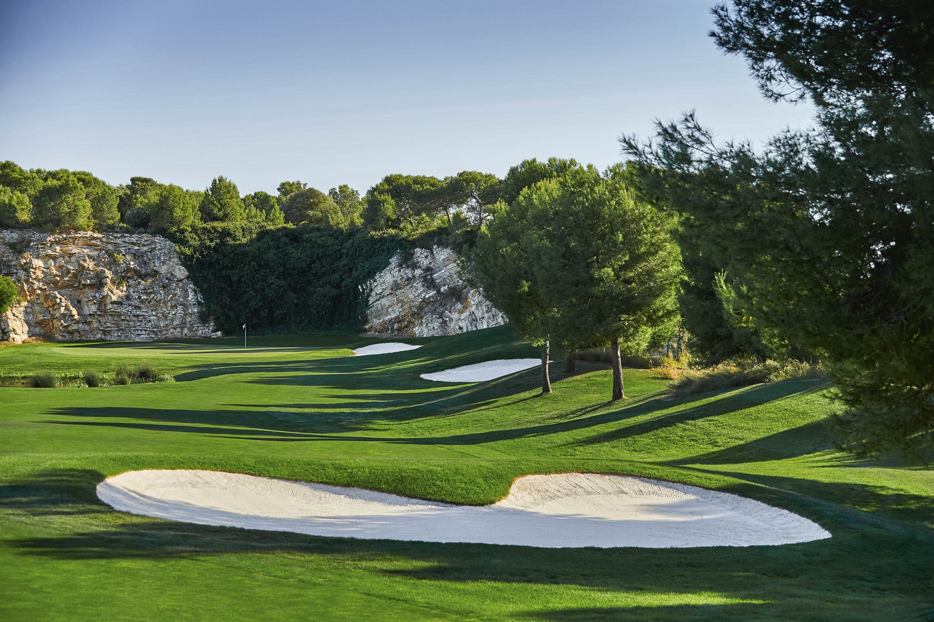 INFINITUM | Hills Course