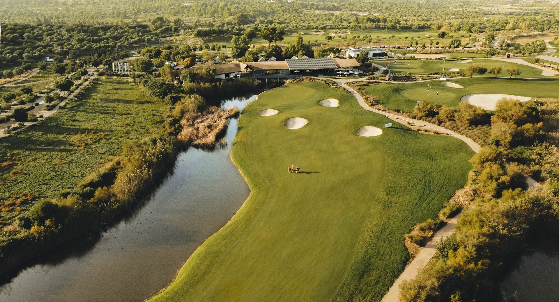 INFINITUM | Lakes Course