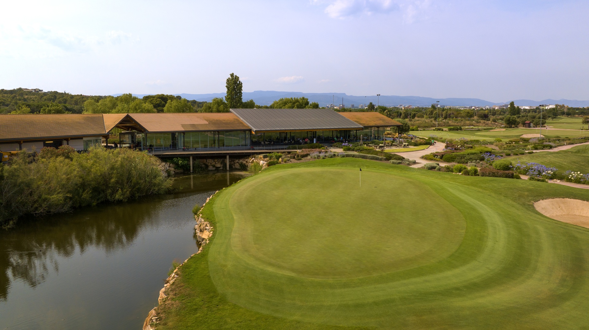 INFINITUM | Lakes Course