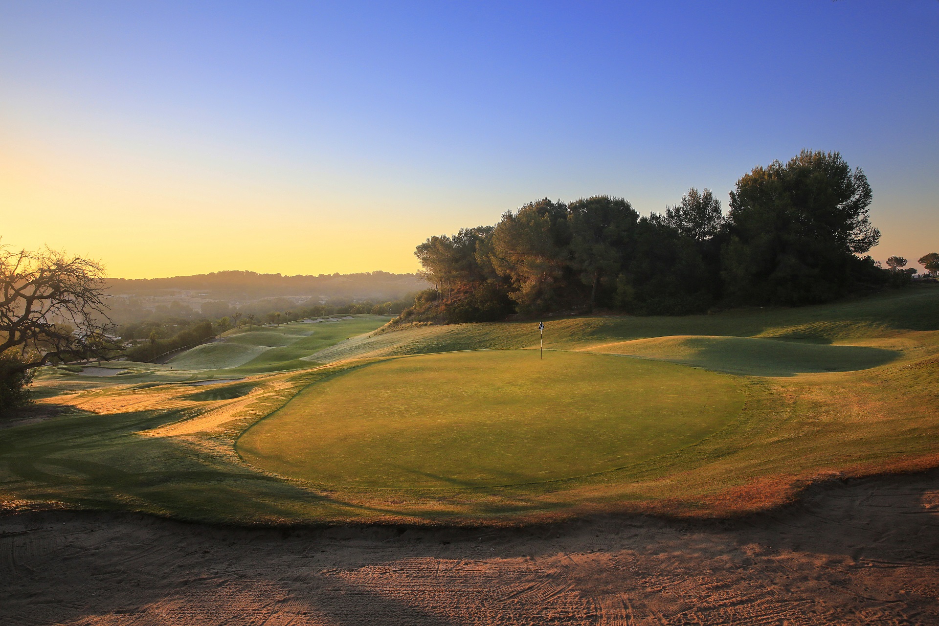 Las Colinas Golf & Country Club